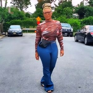 Meet your Posher, Charrise